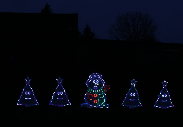 ShowLights Singing Snowman with Accompanying Trees
